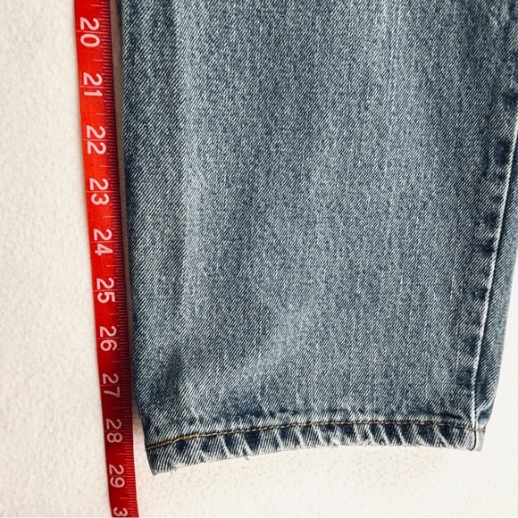 Vintage Levi’s 550 Light Wash Faded Relaxed Tapered Loose “Mom” Jeans Size 34/30 - Picture 15 of 15